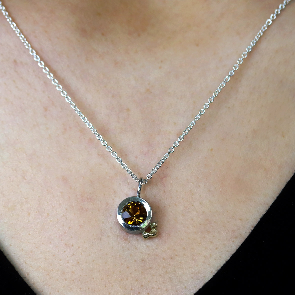 Citrin Anhänger mit Gold "Nuggets"