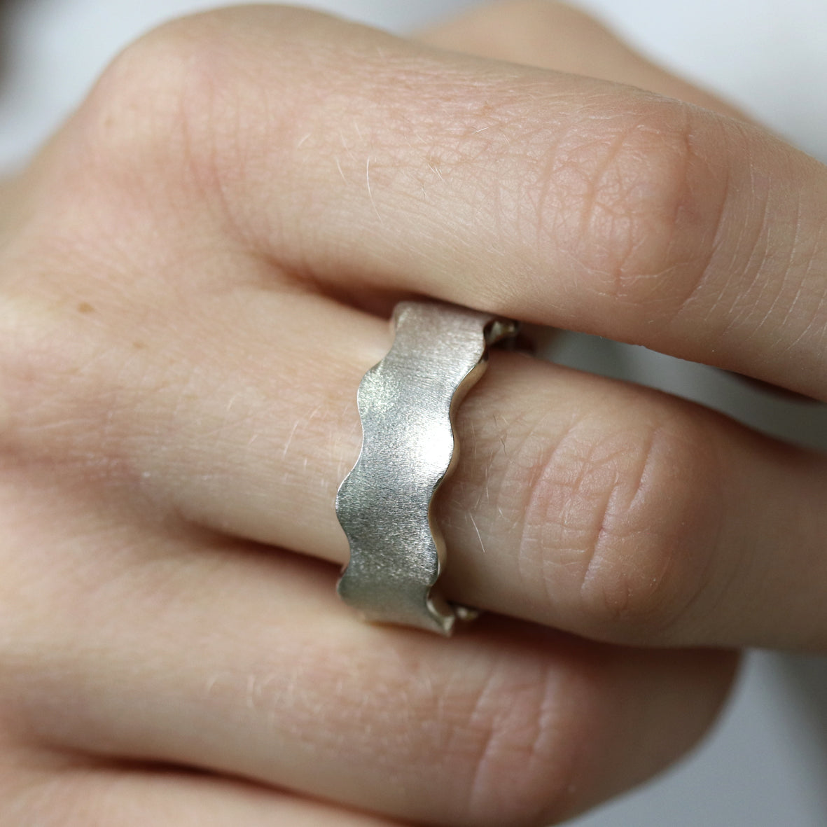 Breiter "Wellenring" aus Silber