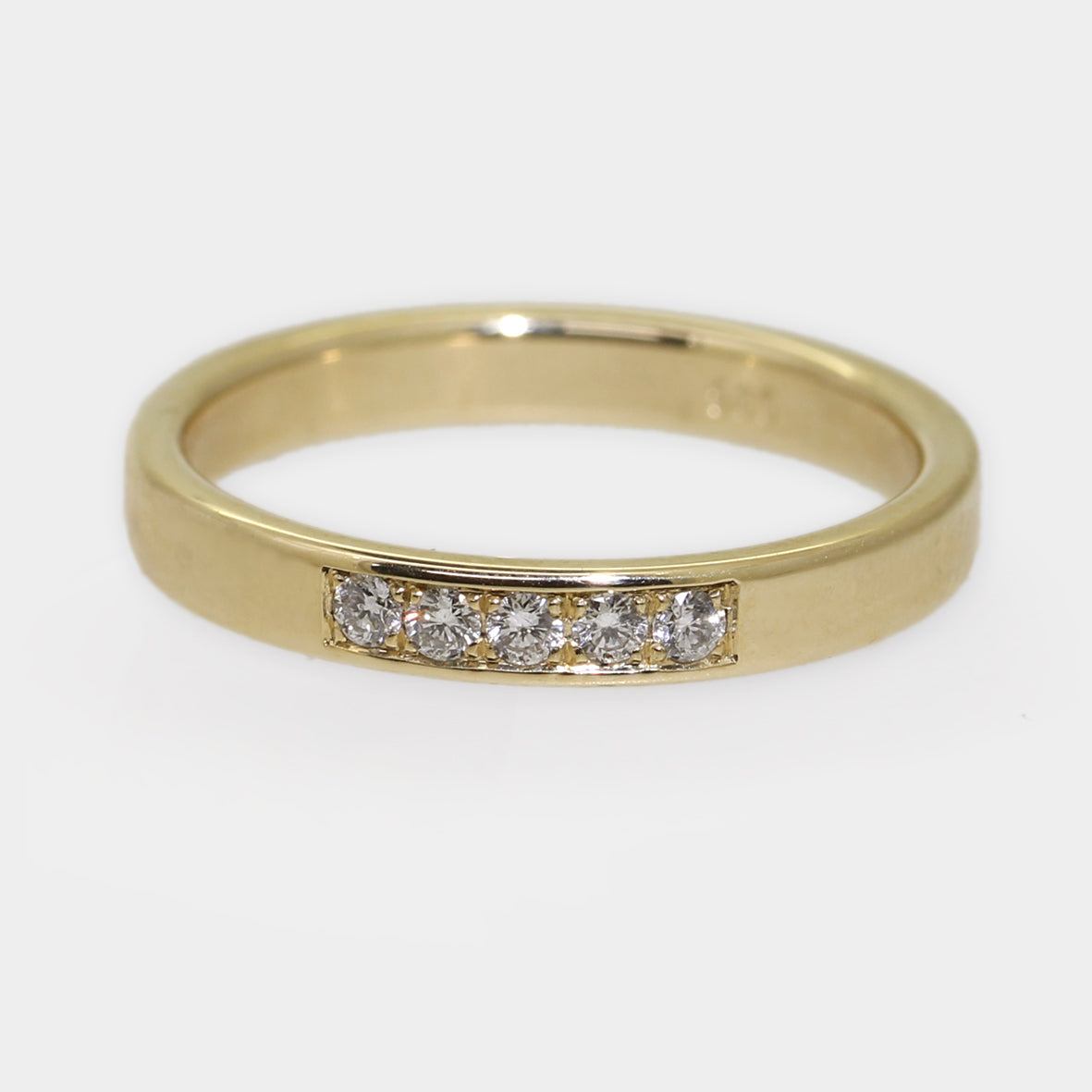 Gelbgold Brillantring im Verschnitt gefasst