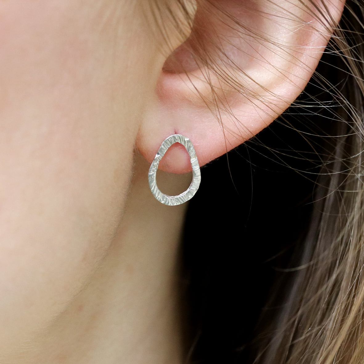 Ohrstecker Silber mit Hammerschlag