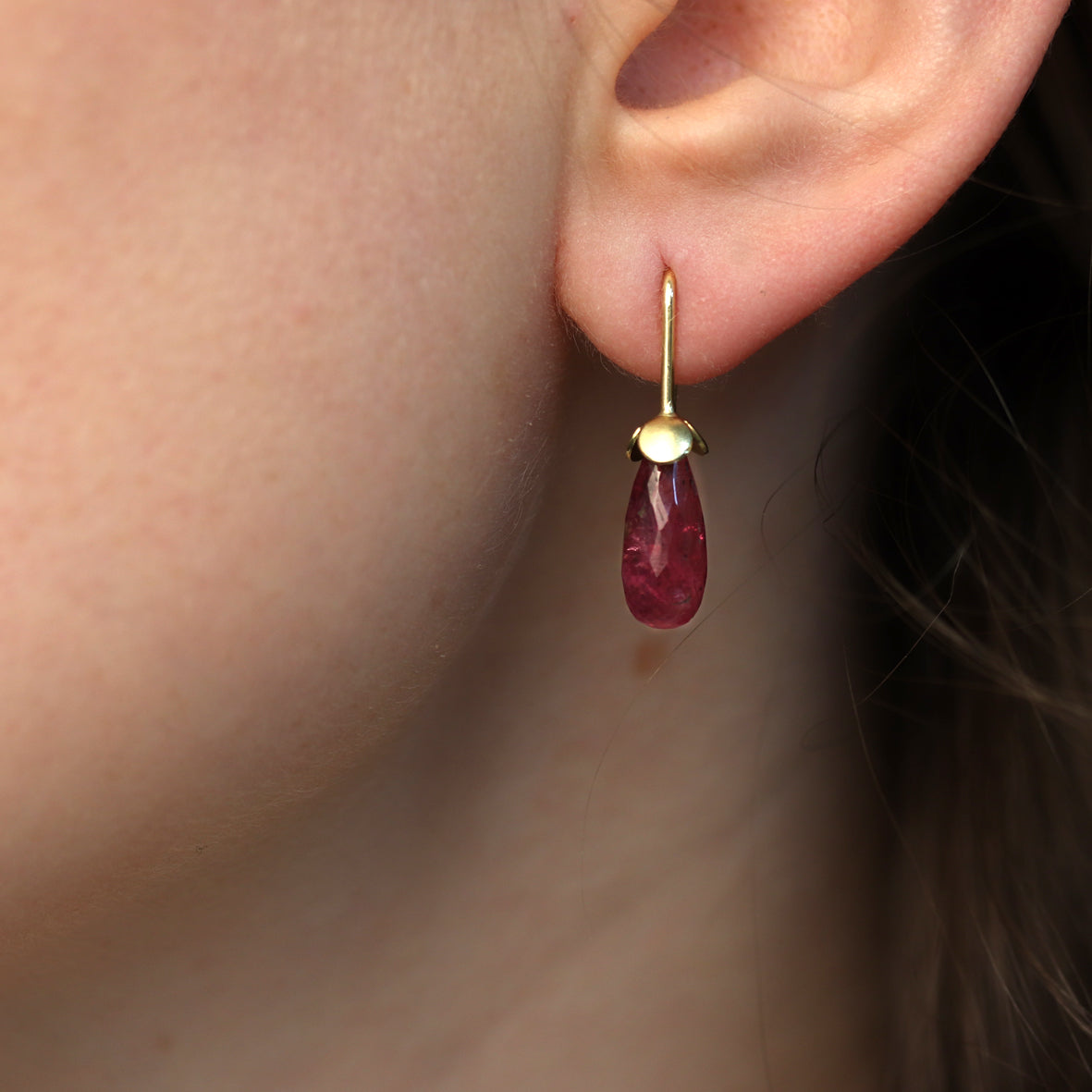 Ohrhänger mit Turmalin Tropfen
