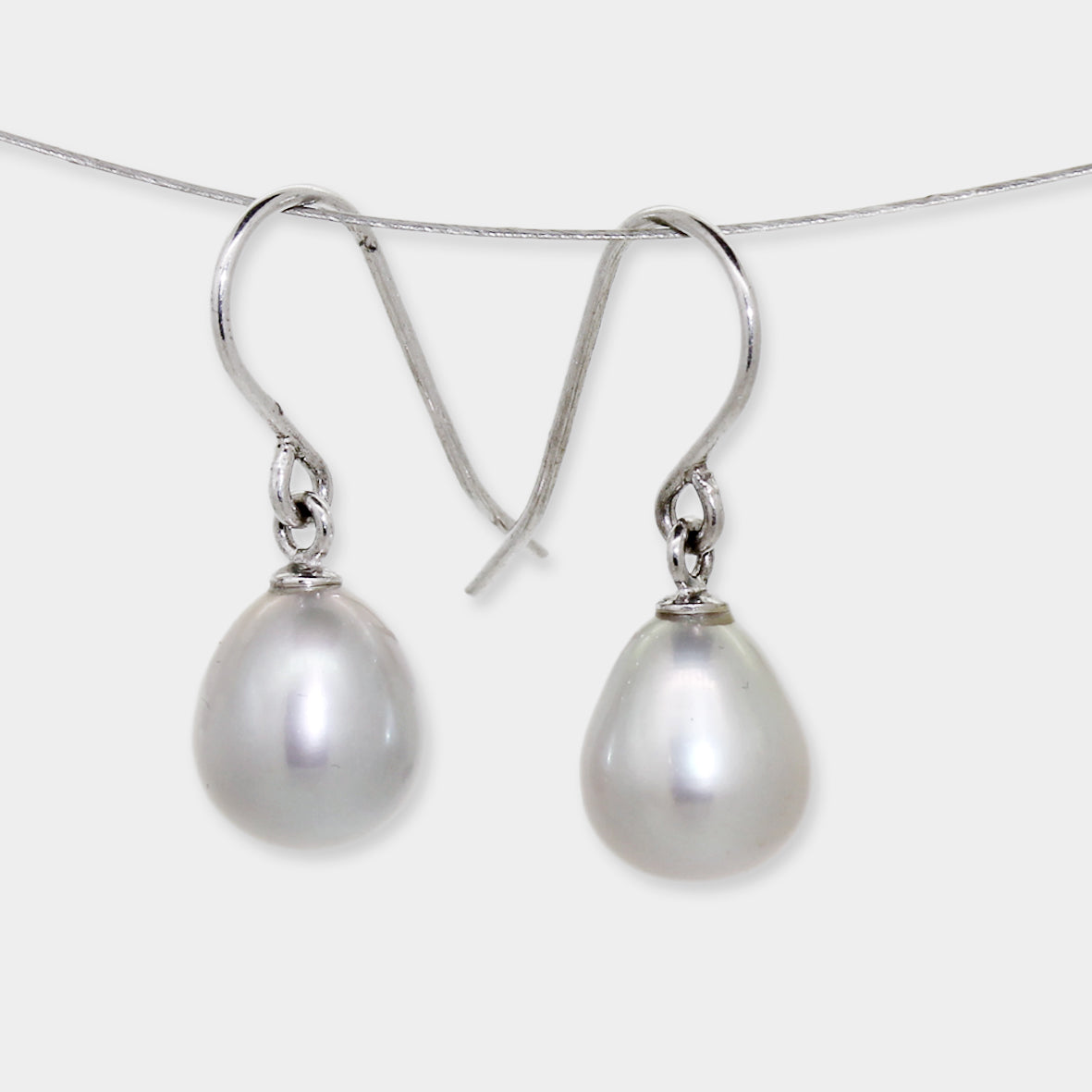 Perlohrhänger graue Tropfen