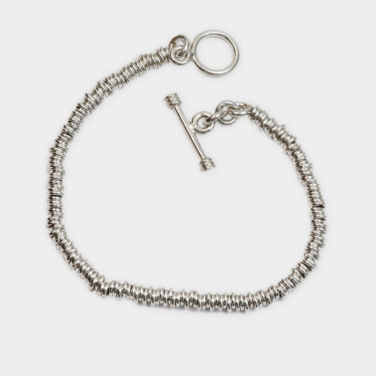 Armband aus Silberösen