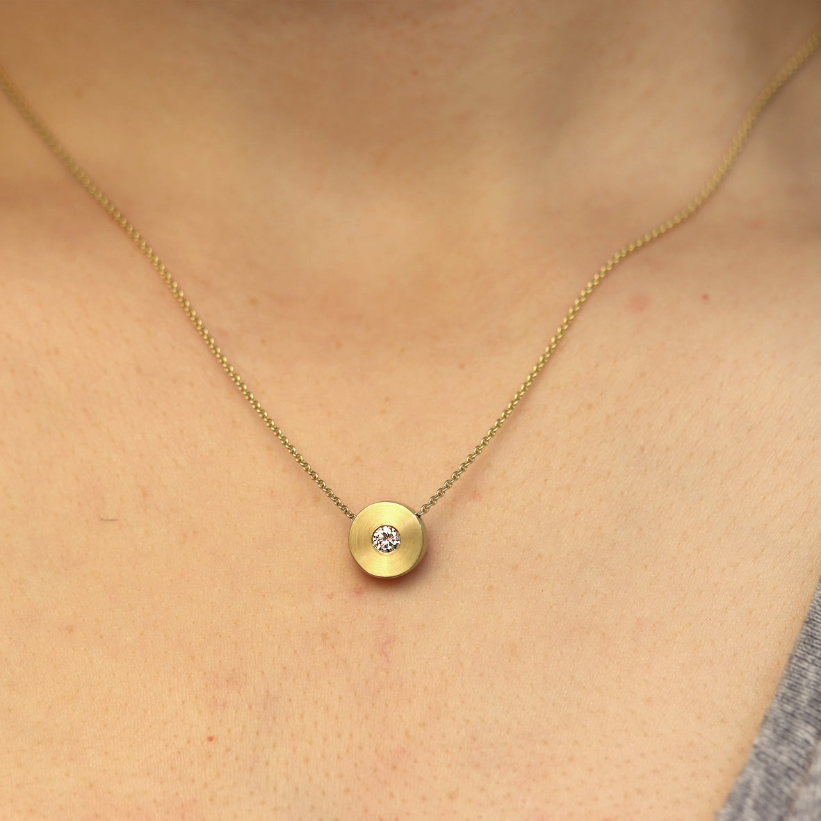 Collier Scheibe mit Brillant