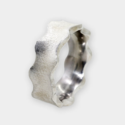 Breiter  "Wellenring" aus Silber