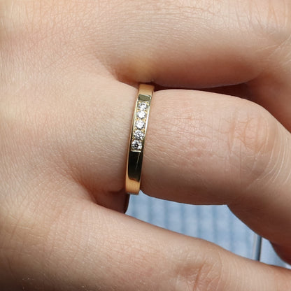 Gelbgold Brillantring im Verschnitt gefasst