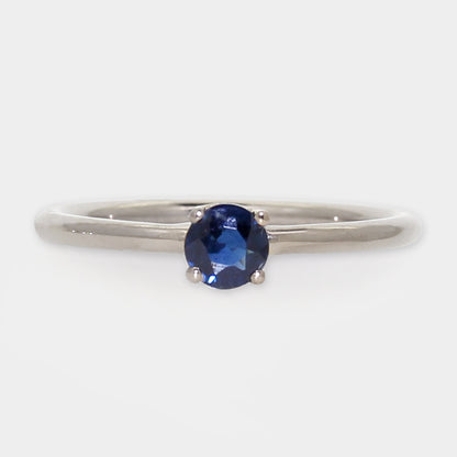 Weißgold Ring mit Saphir