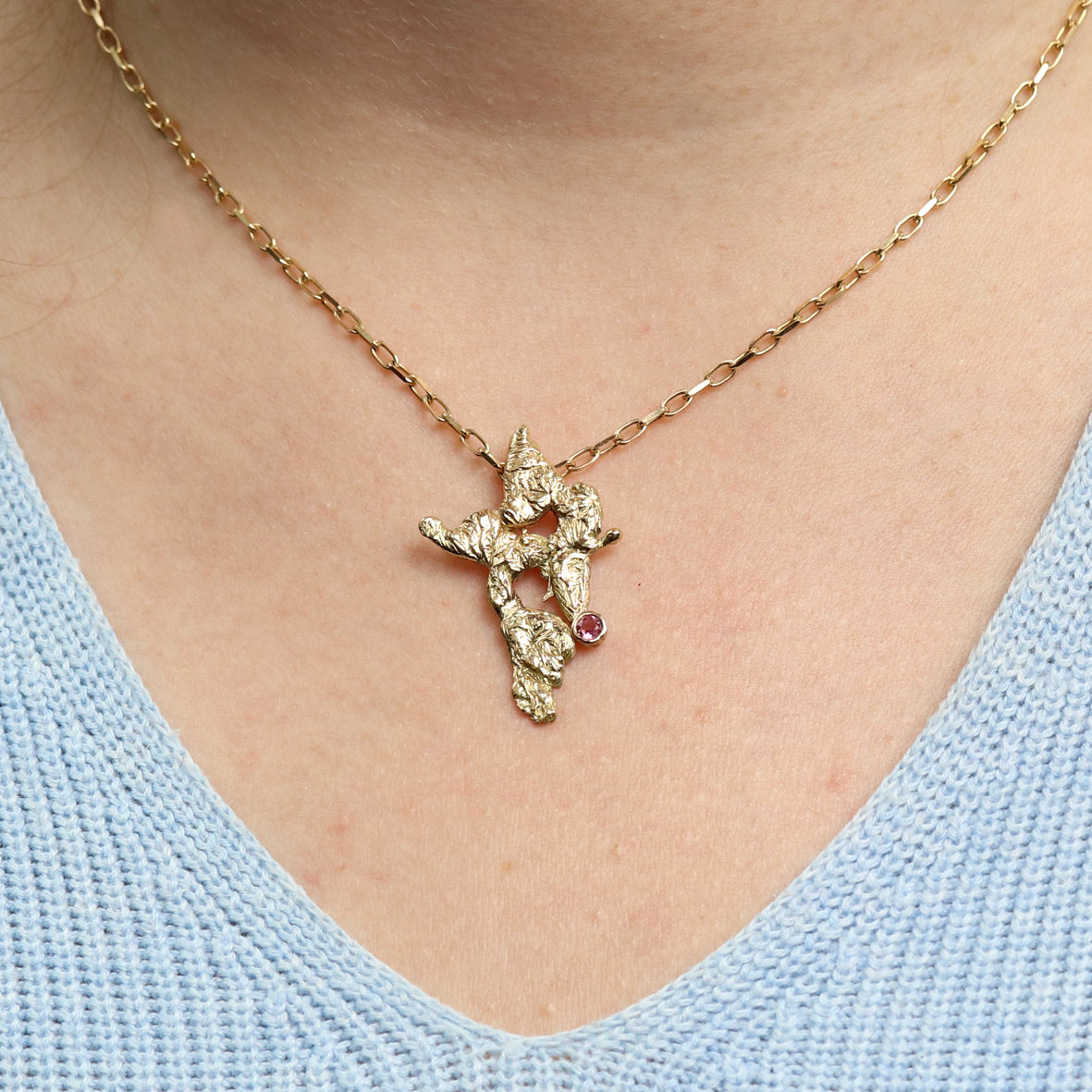 Guß-Anhänger Gold mit Turmalin