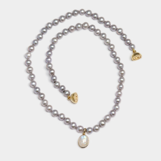Perlenkette mit Mondsteineinhänger