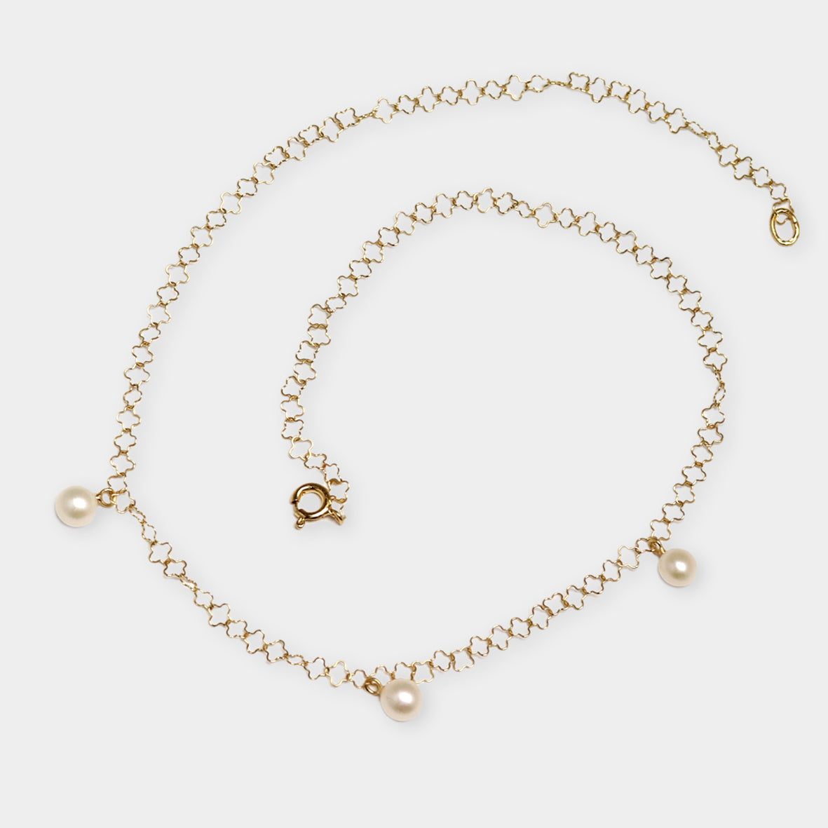 Blümchenkette mit Perlen