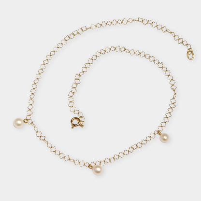 Blümchenkette mit Perlen