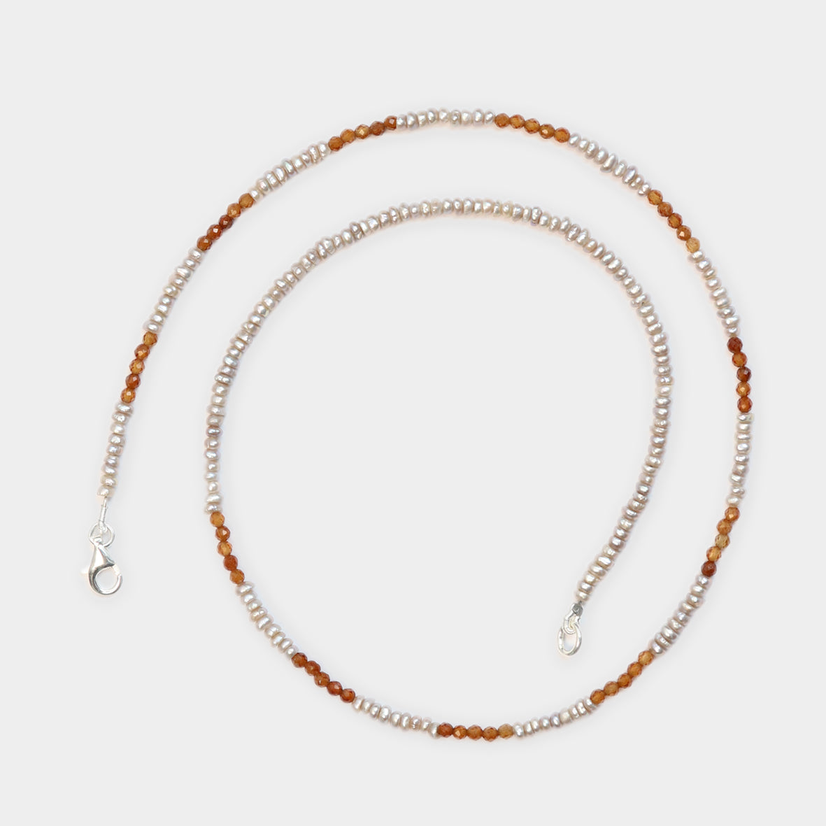 Perlen mit Mandarin-Granat