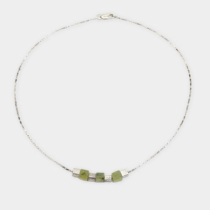 Silber Kette mit Prehnitwürfeln